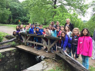 Photo of students visiting Colvin Run Mill